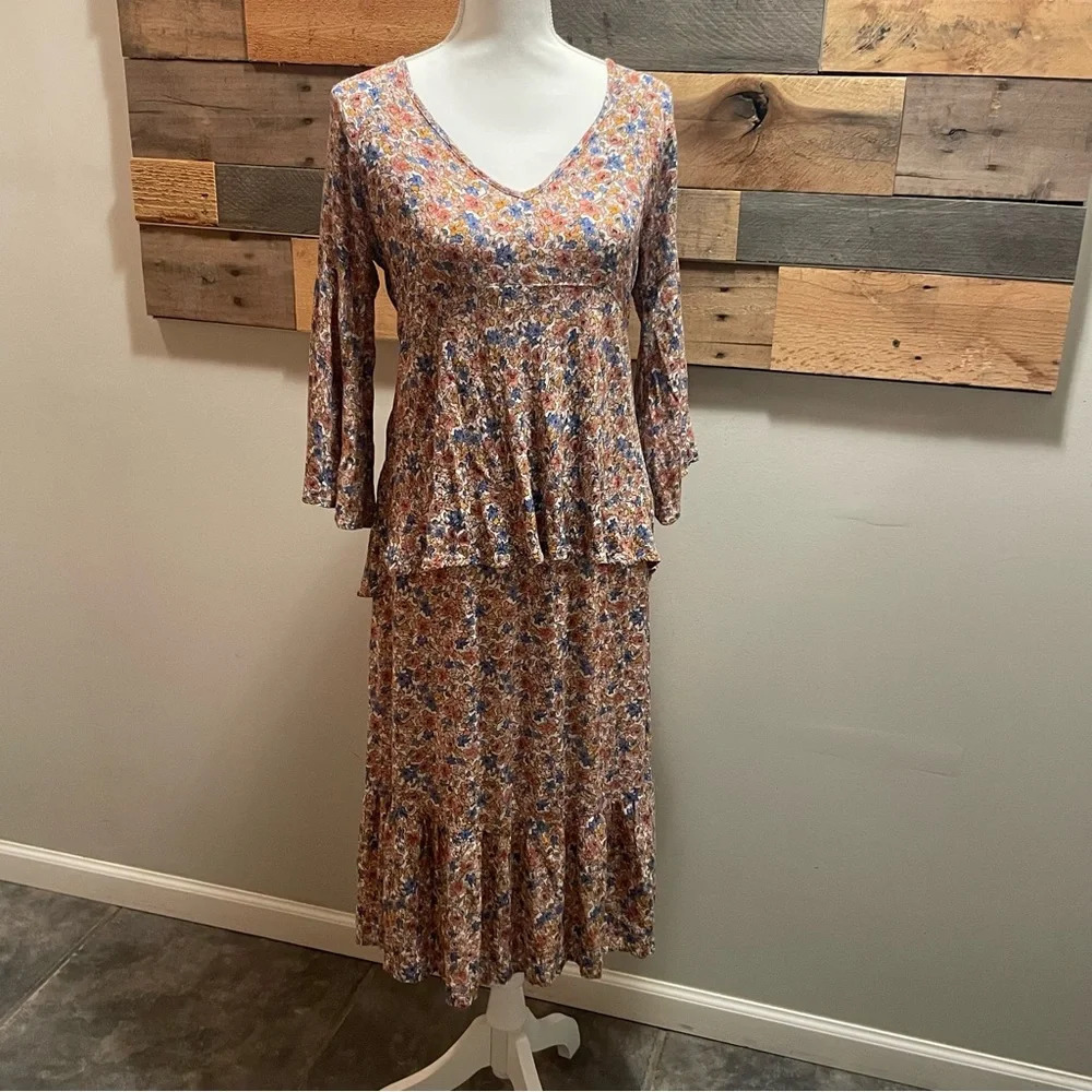 Rachel Zoe Multicolor Floral 2 Piece Dress, with bell sleeves. Light & Flowing - Picture 5 of 16